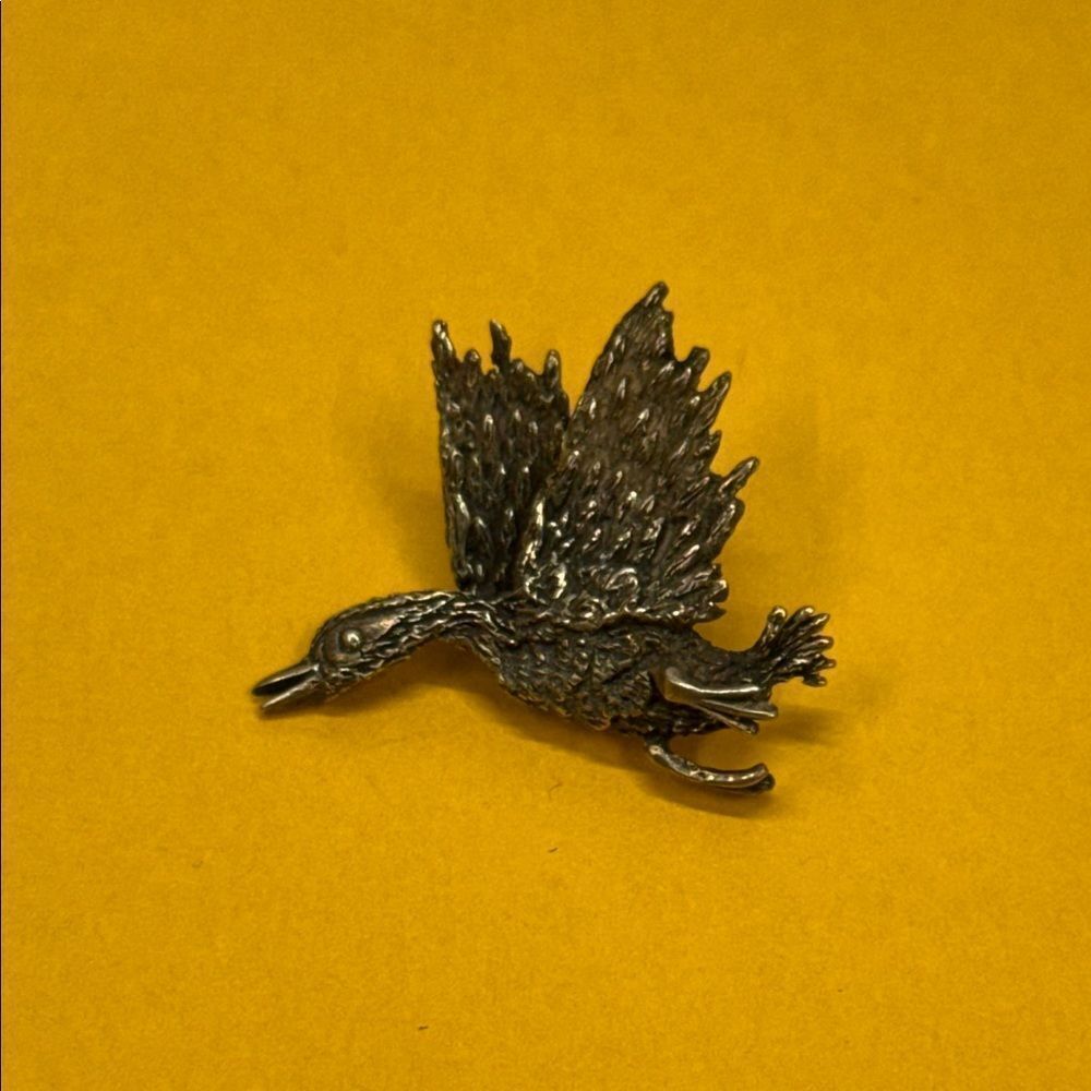 Stunning Silver Duck Pin